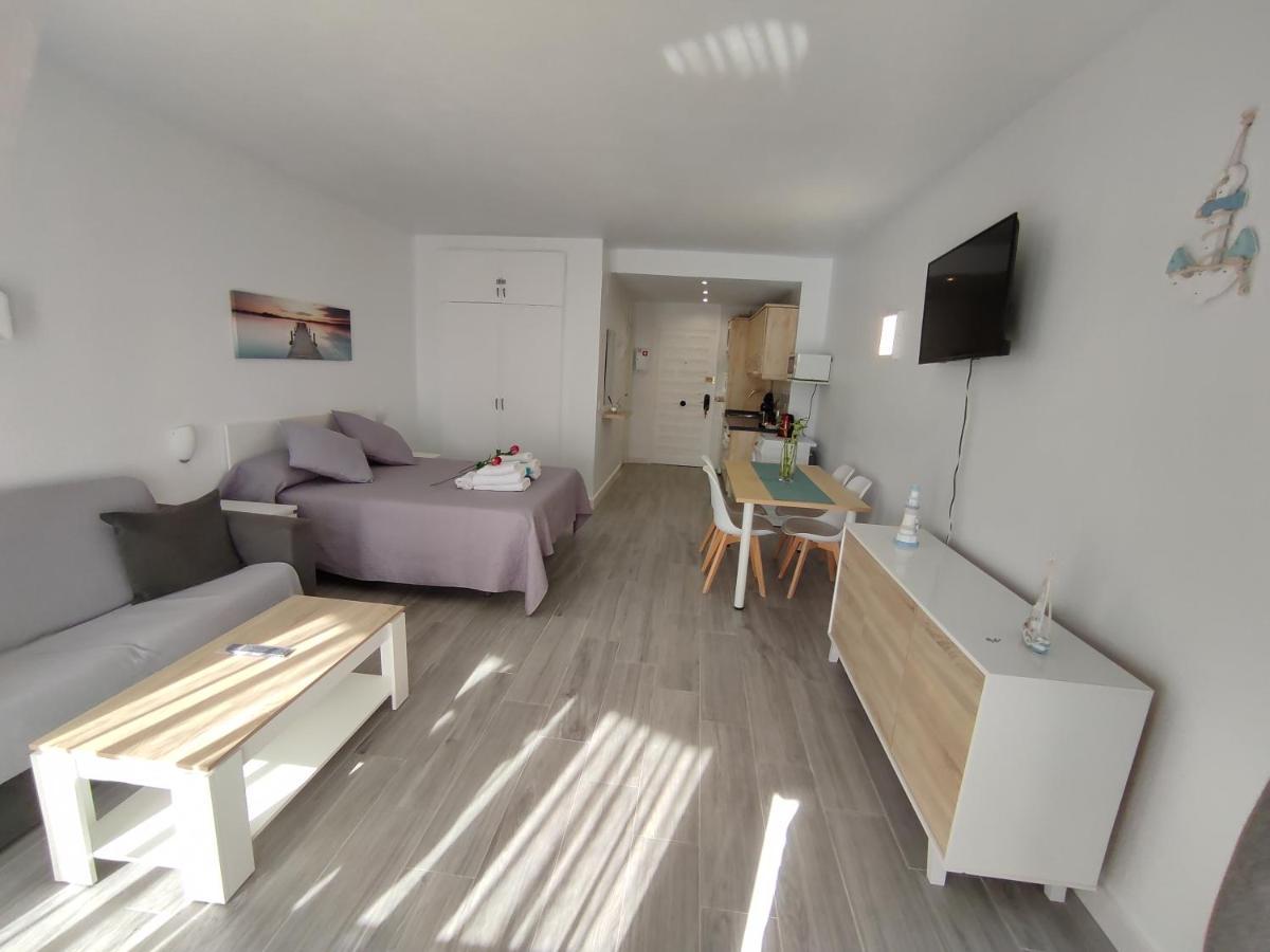 Estudio Benalbeach Primera Linea De Playa Benalmádena Exterior foto